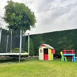 Ferienhaus Segunda Planta De Chalet Con Piscina Con Entrada Independiente Valladolid