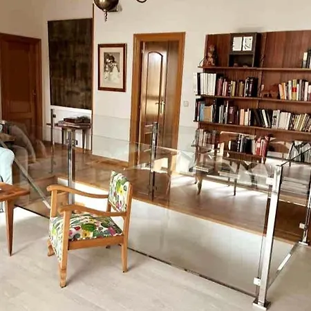 Segunda Planta De Chalet Con Piscina Con Entrada Independiente Ferienhaus Valladolid
