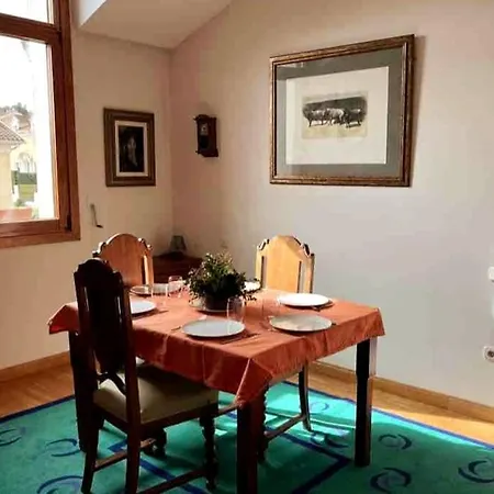 Ferienhaus Segunda Planta De Chalet Con Piscina Con Entrada Independiente *
