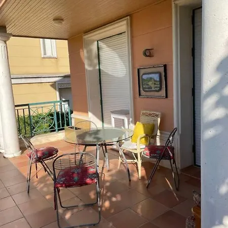 Segunda Planta De Chalet Con Piscina Con Entrada Independiente Semesterbostad